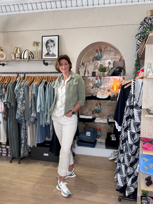 Effortless Spring Fashion with Red Button, Lollys Laundry, and Kizik