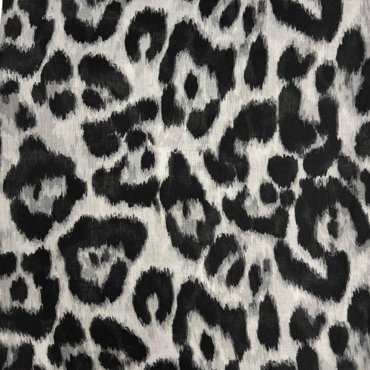 Classic leopard print scarf -Grey