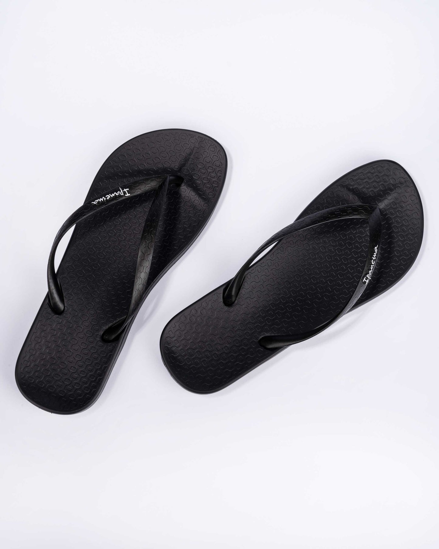 Ipanema Anatomic Flip Flops - Black