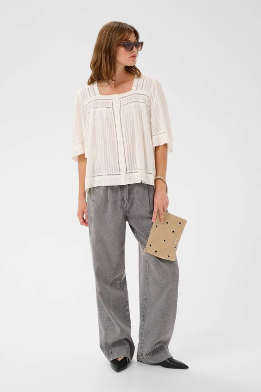 Soaked in Luxury Bianca Blouse in white cotton broderie anglaise with square neckline and 3/4 sleeves