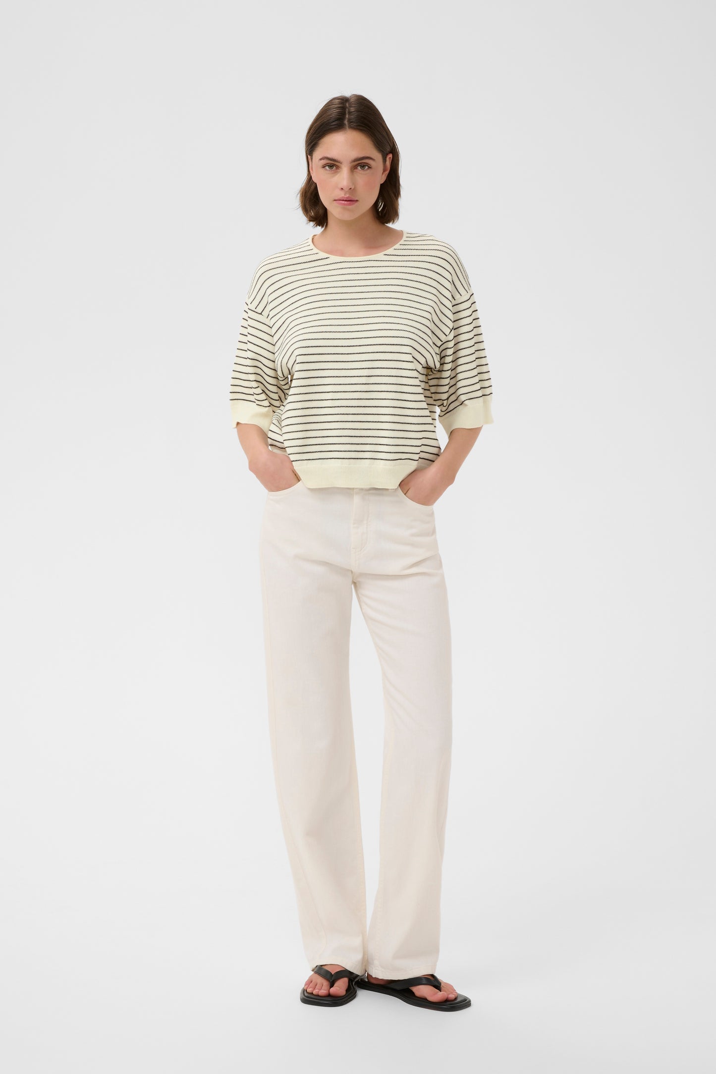 Dana Striped White/black short sleeved pullover