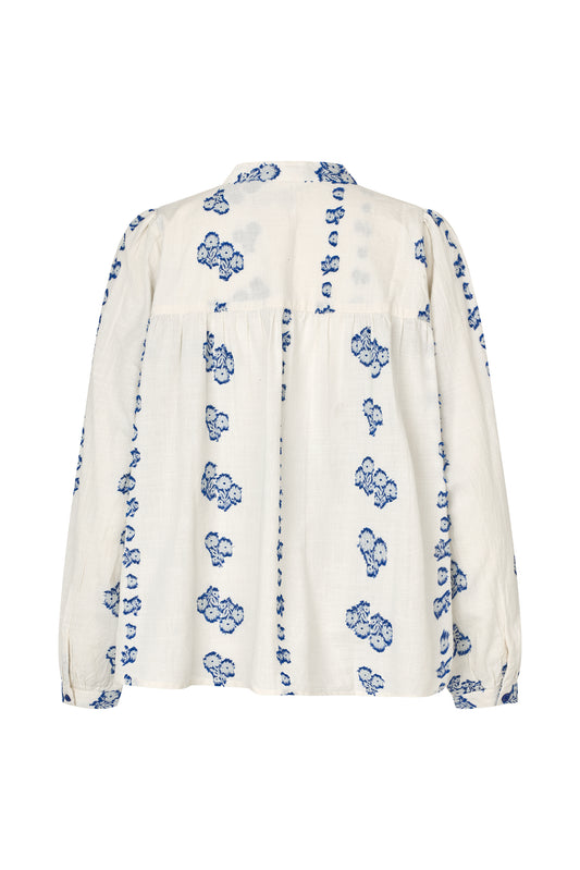 Lollys Laundry Nicky Shirt in crème with blue flower details
