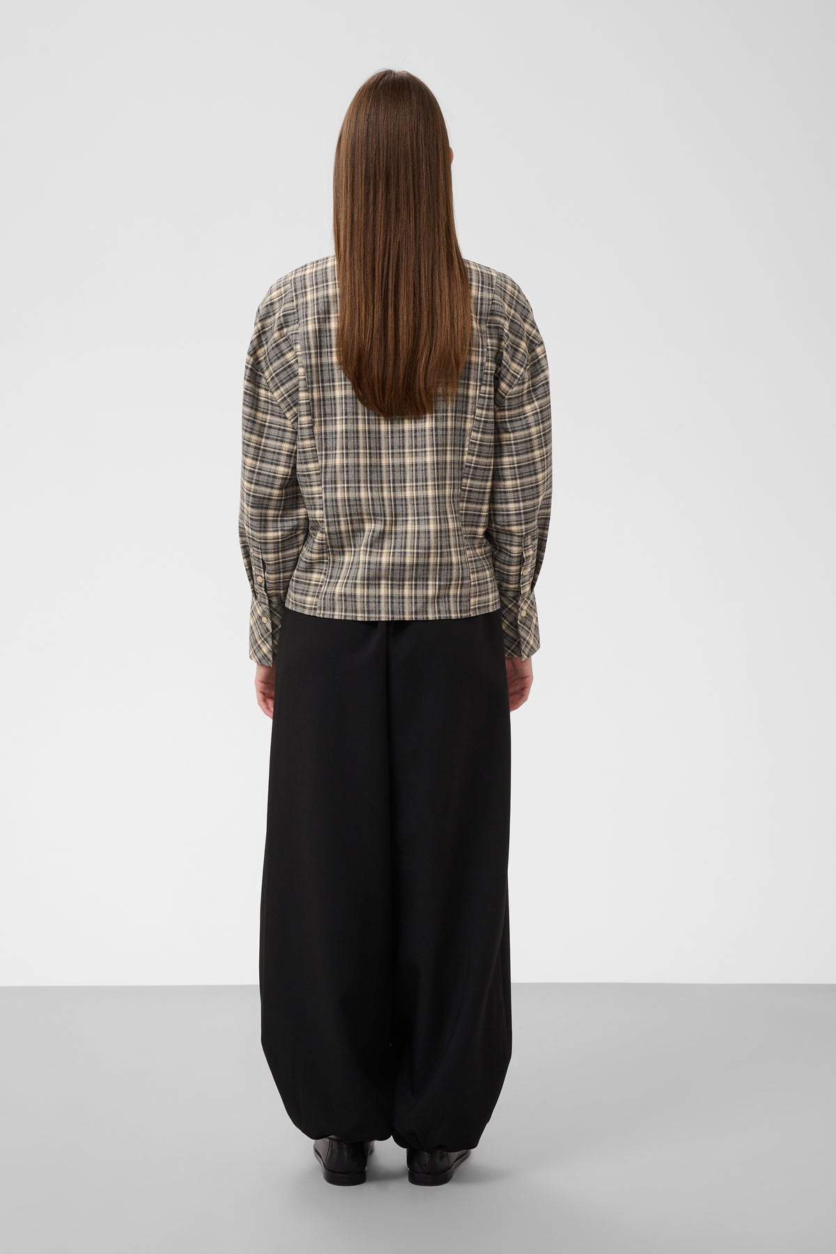 Soaked in Luxury Shiba Noelle Balloon Shirt in neutral taupe and charcoal check with balloon sleeves