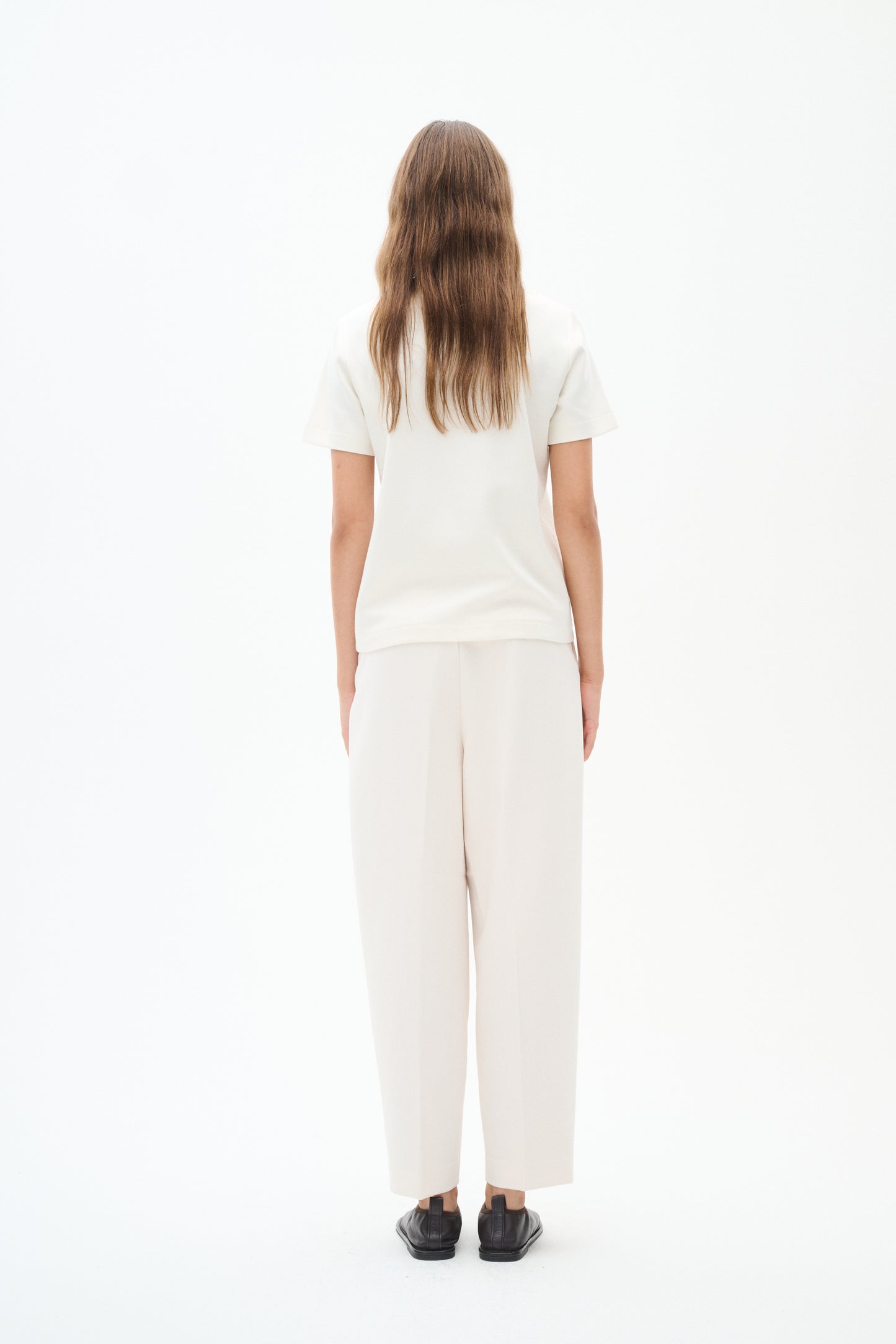 Vincent Karmen T-Shirt in white view from behind