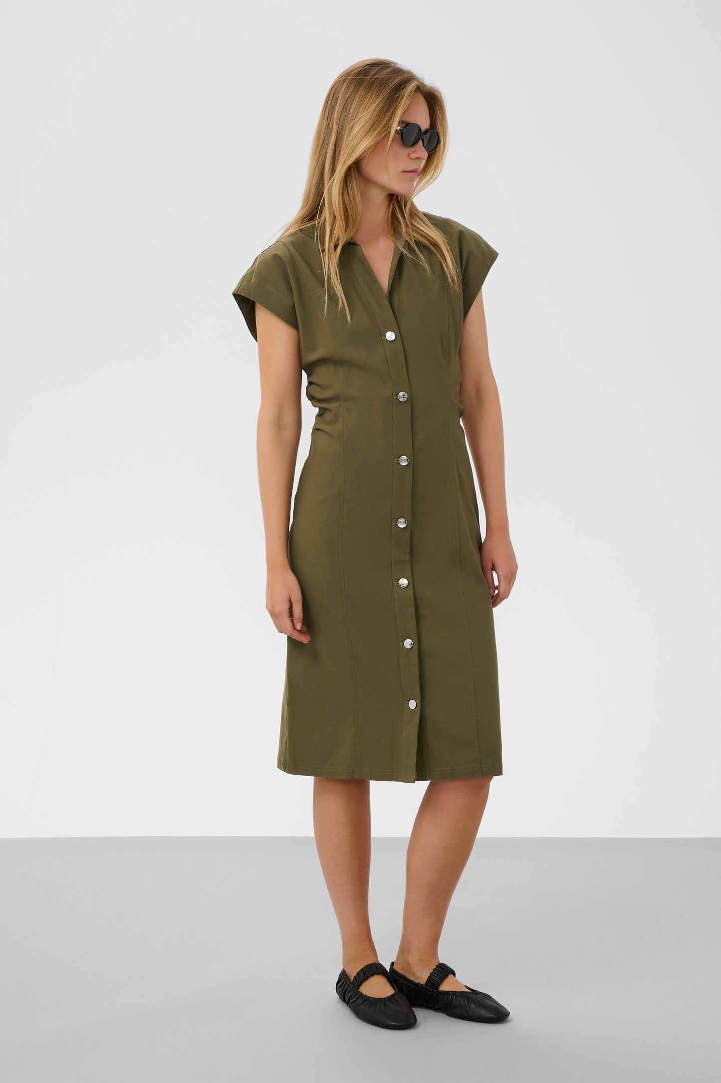 Soaked in Luxury Short sleeve shirt dress in Beech