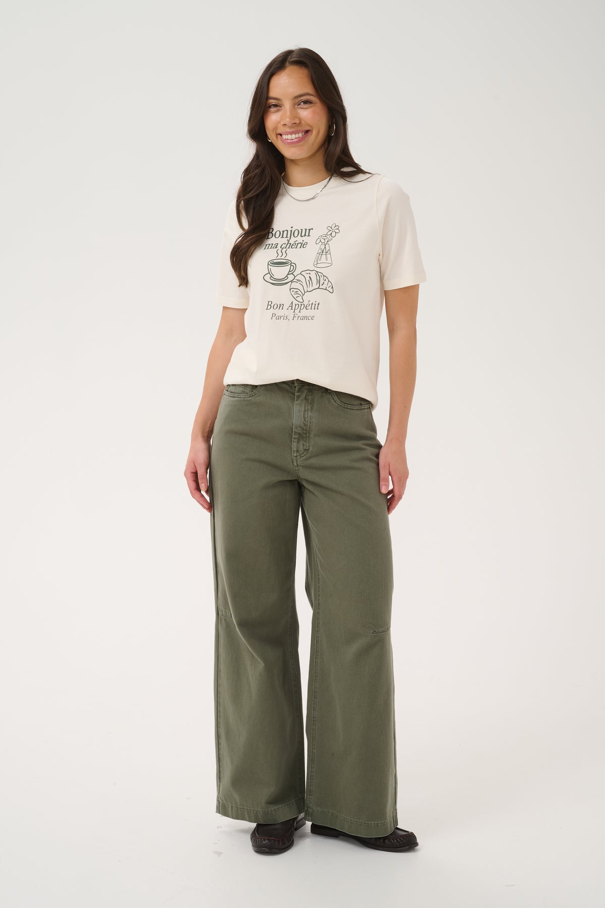 Saint Tropez Tachell cream graphic T-shirt with green Paris print
