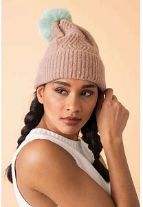 Accessories that are in the Cocoa sale that include jewellery, hats, scarves and bags and purses.&nbsp; With up to 50% off RRP on selected items.
