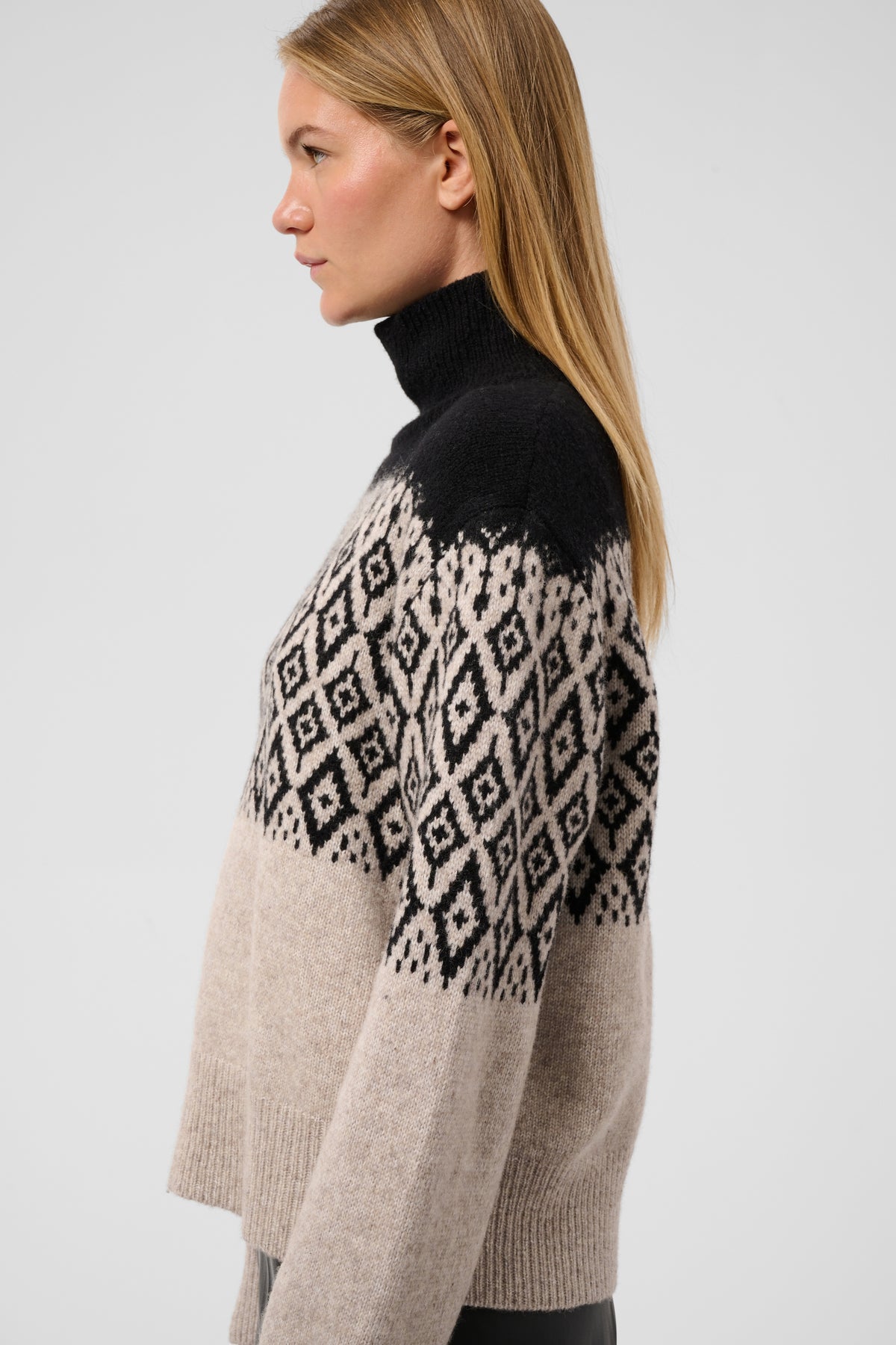 Soaked In Luxury Kaegan Pullover - Black & Pistachio