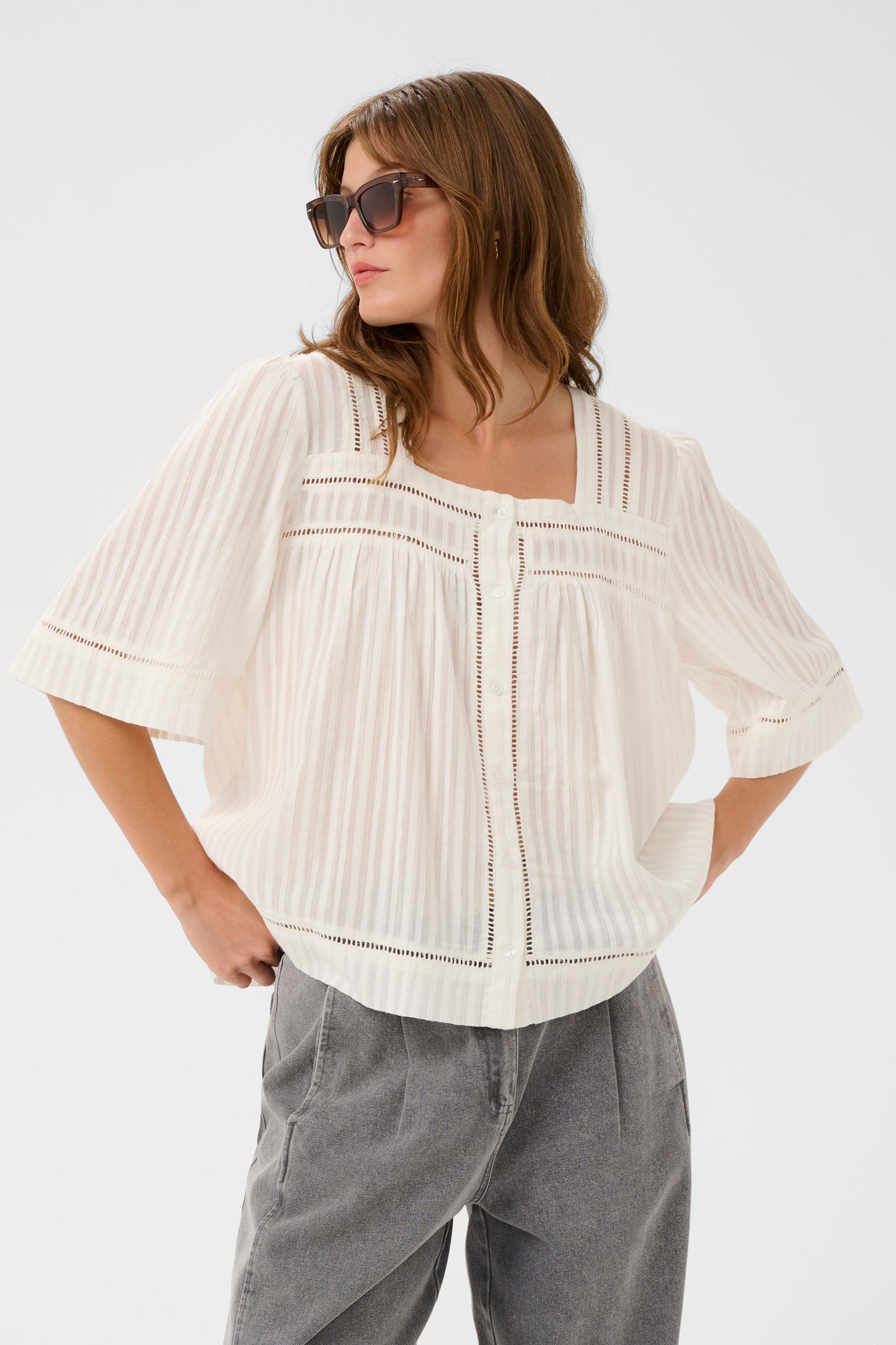 Soaked in Luxury Bianca Blouse in white cotton broderie anglaise with square neckline and 3/4 sleeves