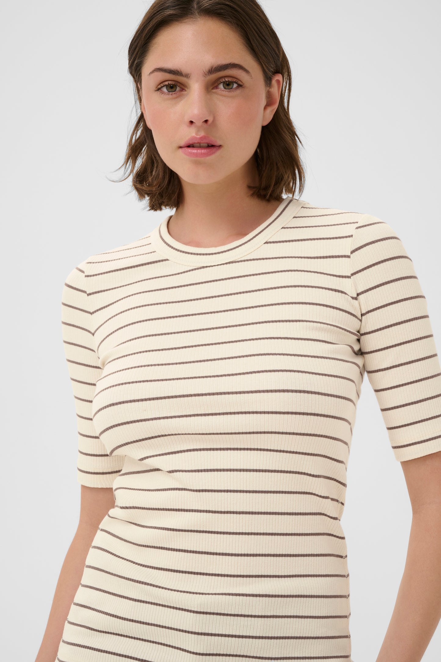 Inwear Dagnal T-shirt in vanilla with a brown stripe through it