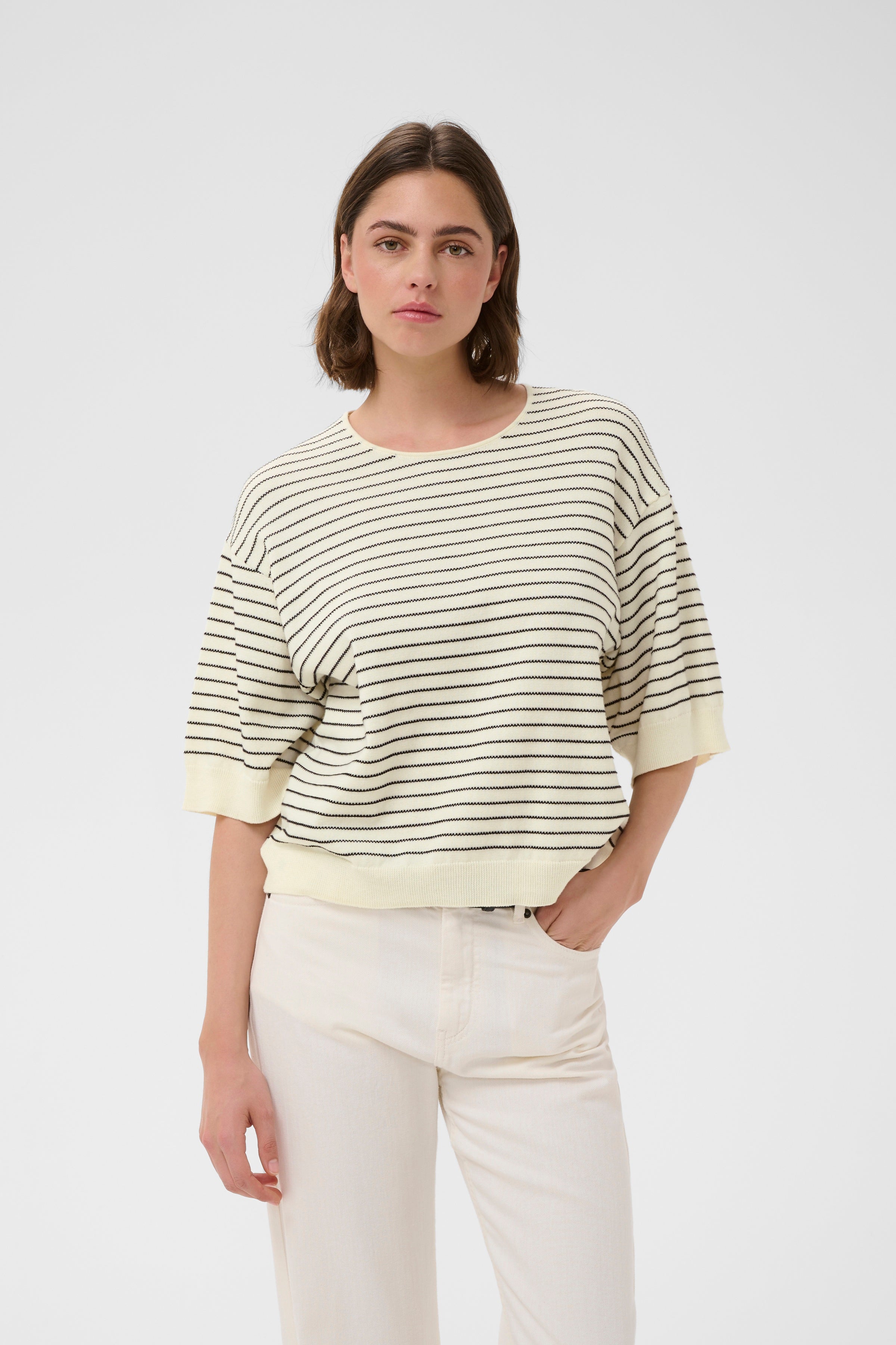 Dana Striped White/black short sleeved pullover