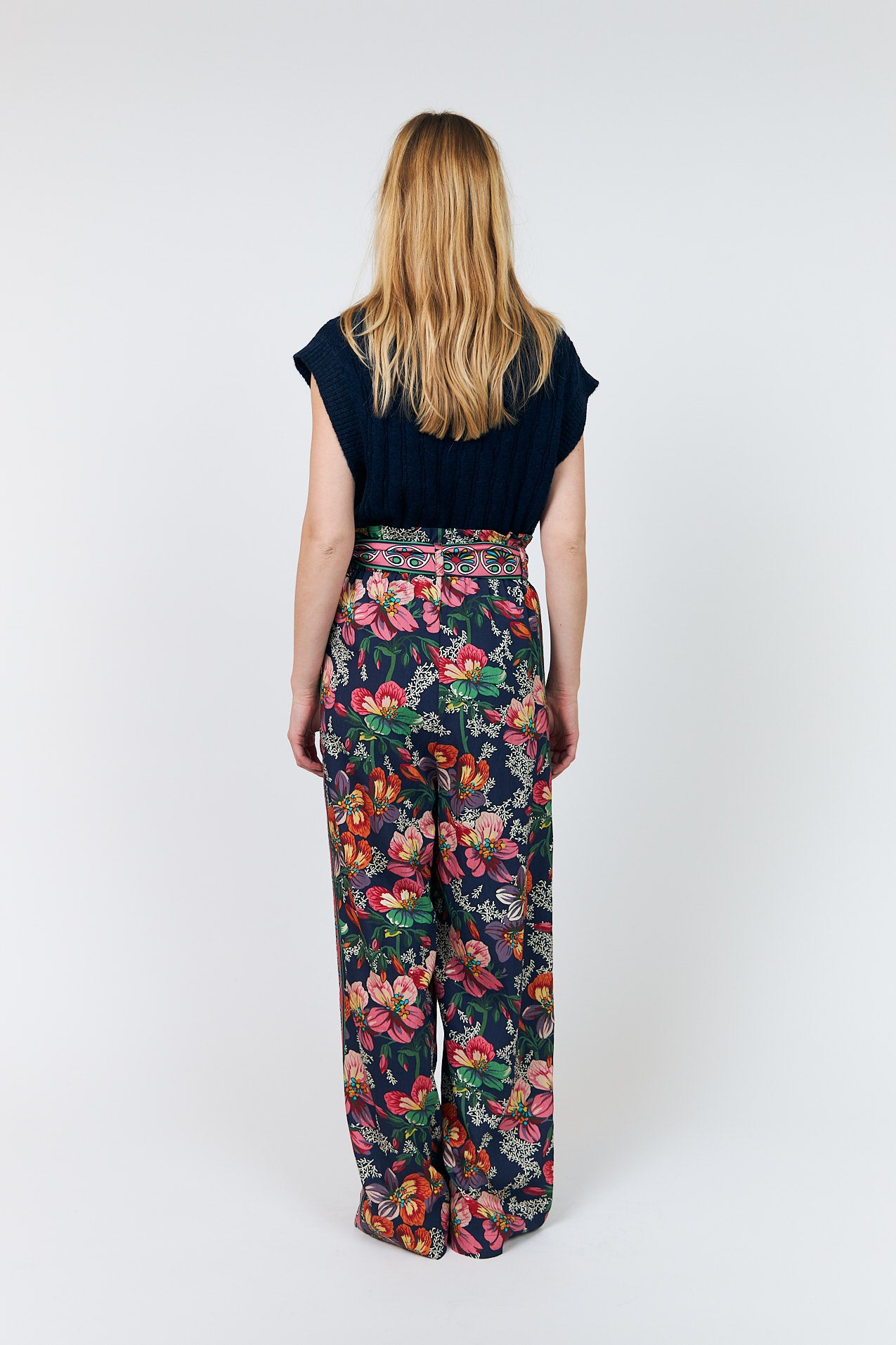 Lollys Laundry Finn Knit Vest in Dark Navy with textured knit design.