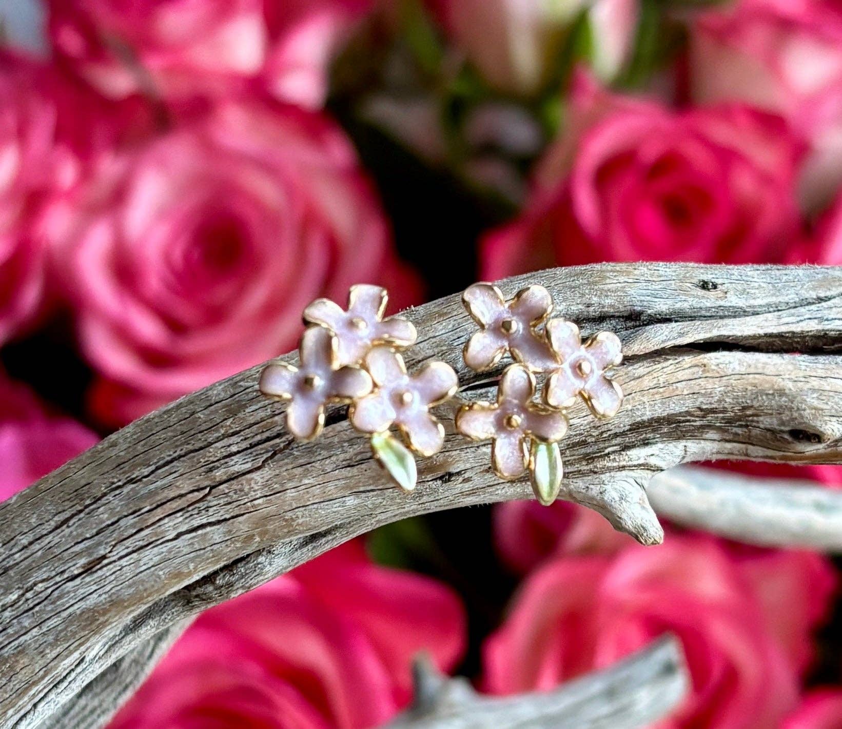 Ocean Ripples 14ct gold plated lilac flower stud earrings.