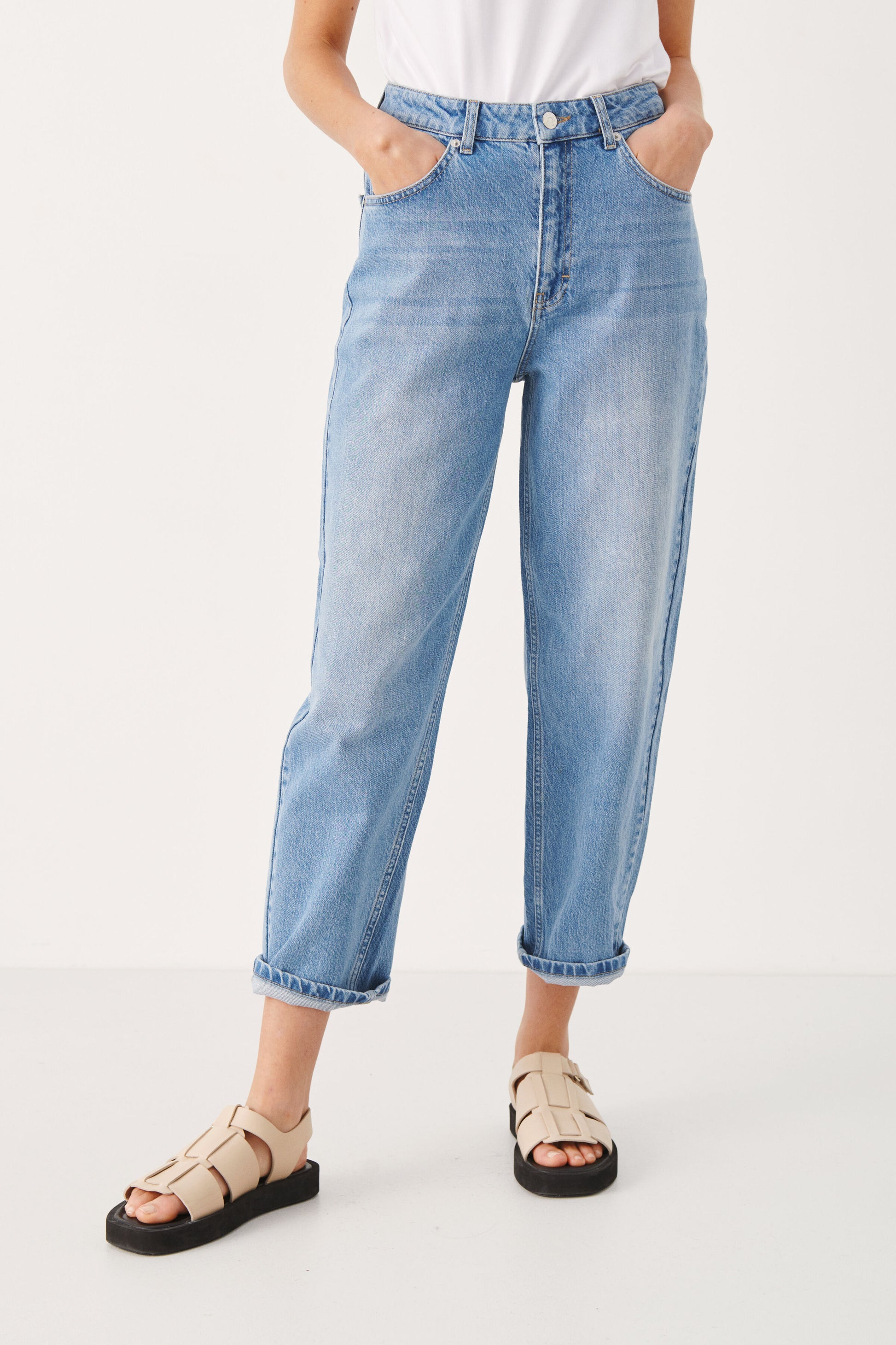 Part Two Hela Mom Jeans in Grey or Blue with high-rise waist and tapered leg