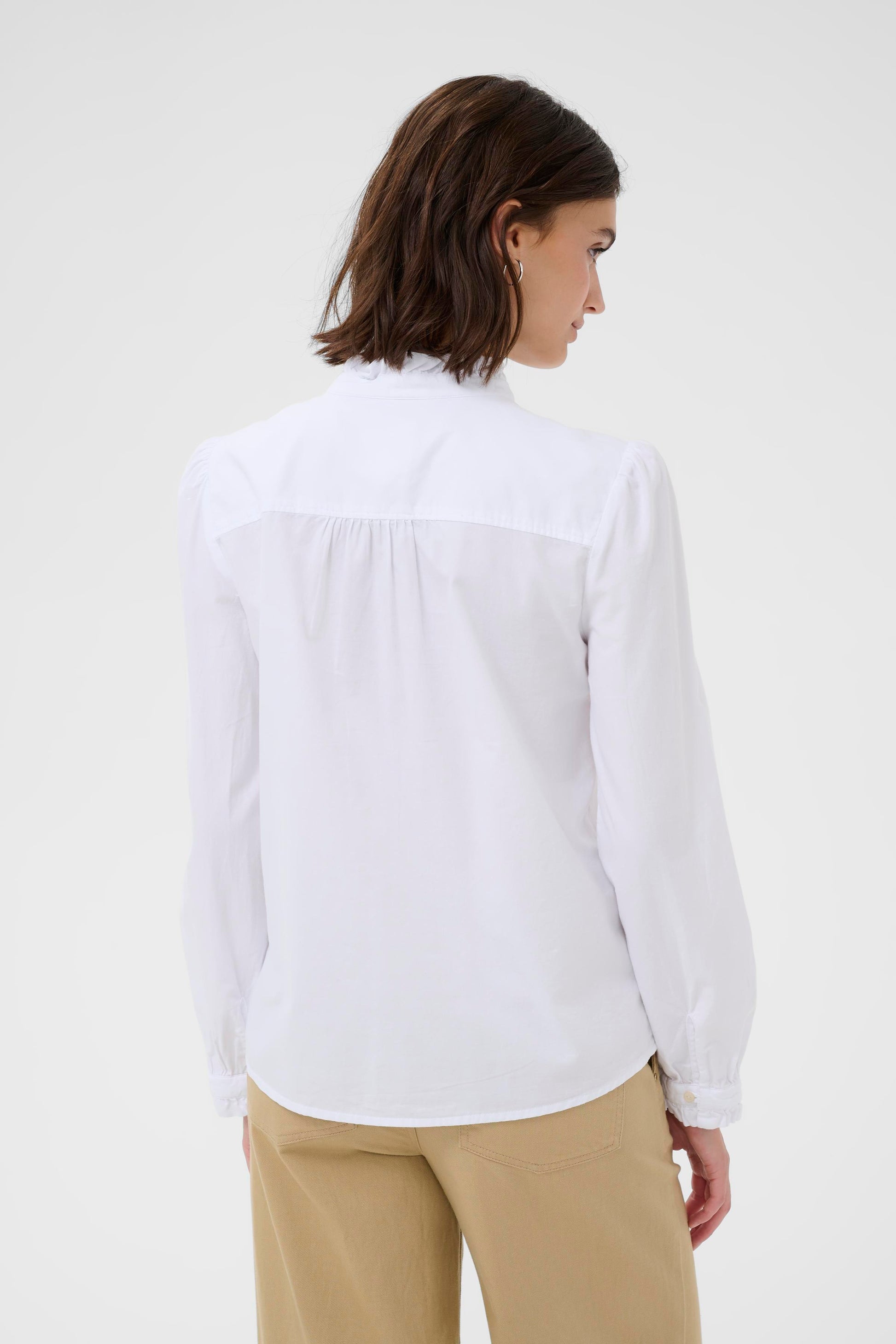 Woman Wearing the Part Two Bright White Glessia Cotton Blouse 