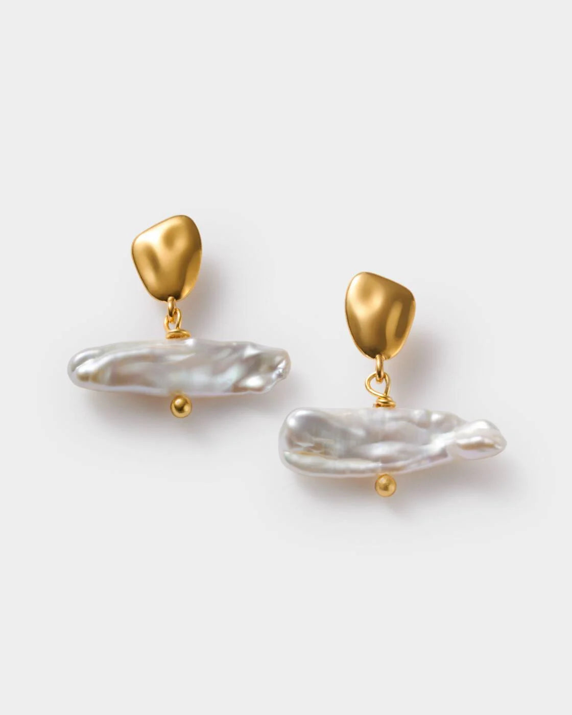 Katie Loxton Sol Pearl Bar waterproof gold earrings with freshwater pearls