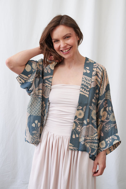 One Hundred Stars Rosa Blue floral print kimono