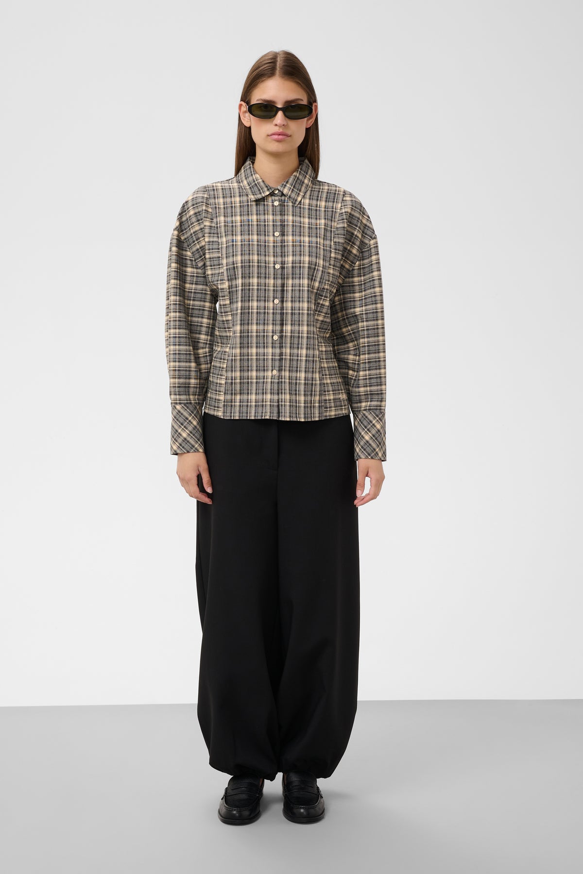 Soaked in Luxury Shiba Noelle Balloon Shirt in neutral taupe and charcoal check with balloon sleeves