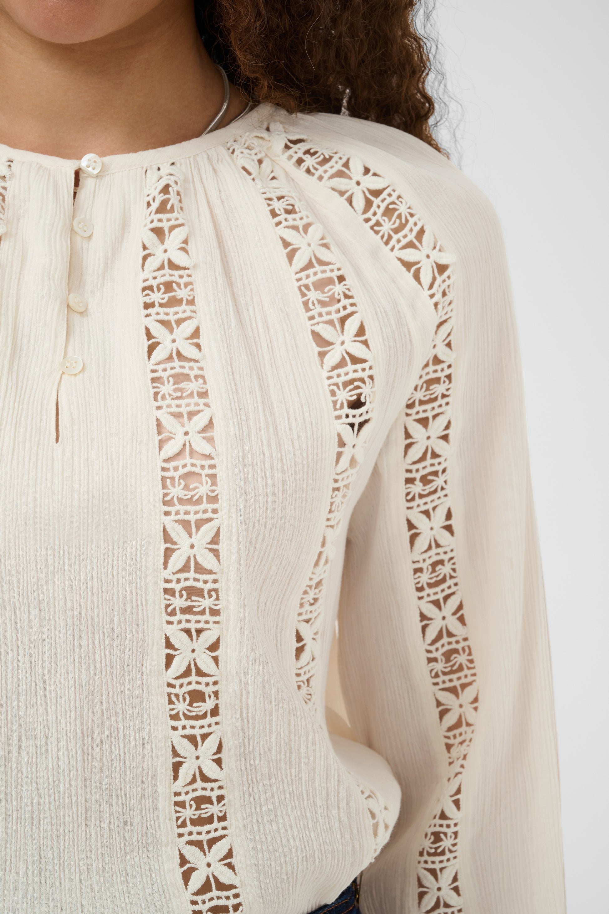 saint tropez skya blouse in ice with cut out detailing