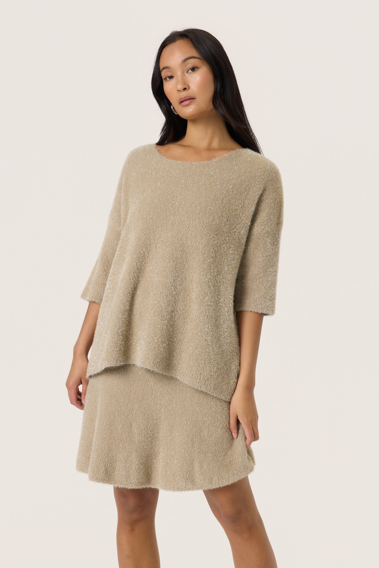 Soaked in Luxury Odalys Tuesday jumper with short sleeves.  In a dune colour with metallic yarn.