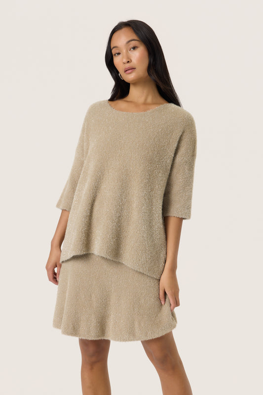 Soaked in Luxury Odalys Tuesday jumper with short sleeves.  In a dune colour with metallic yarn.