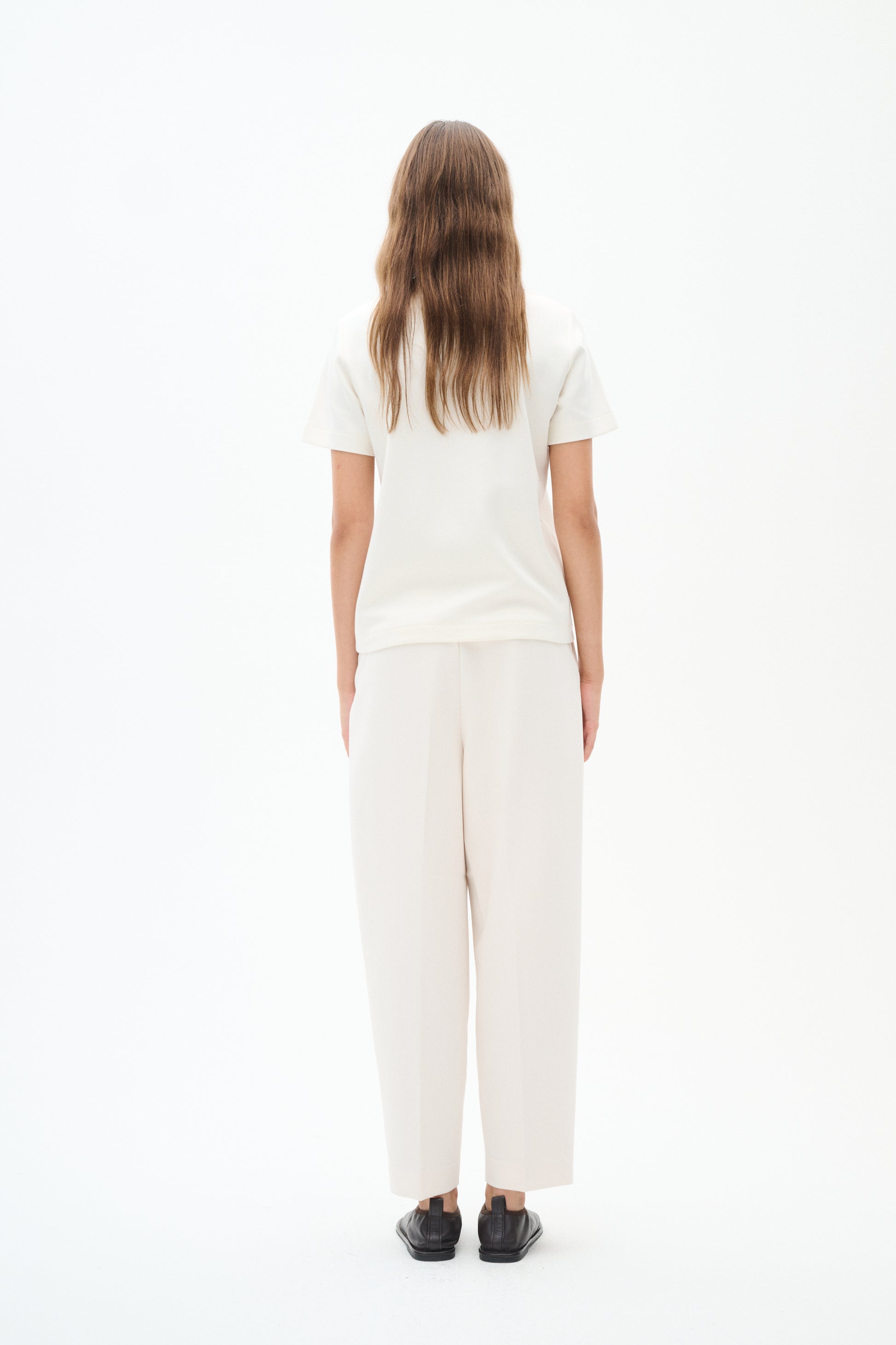 Vincent Karmen T-Shirt in white view from behind