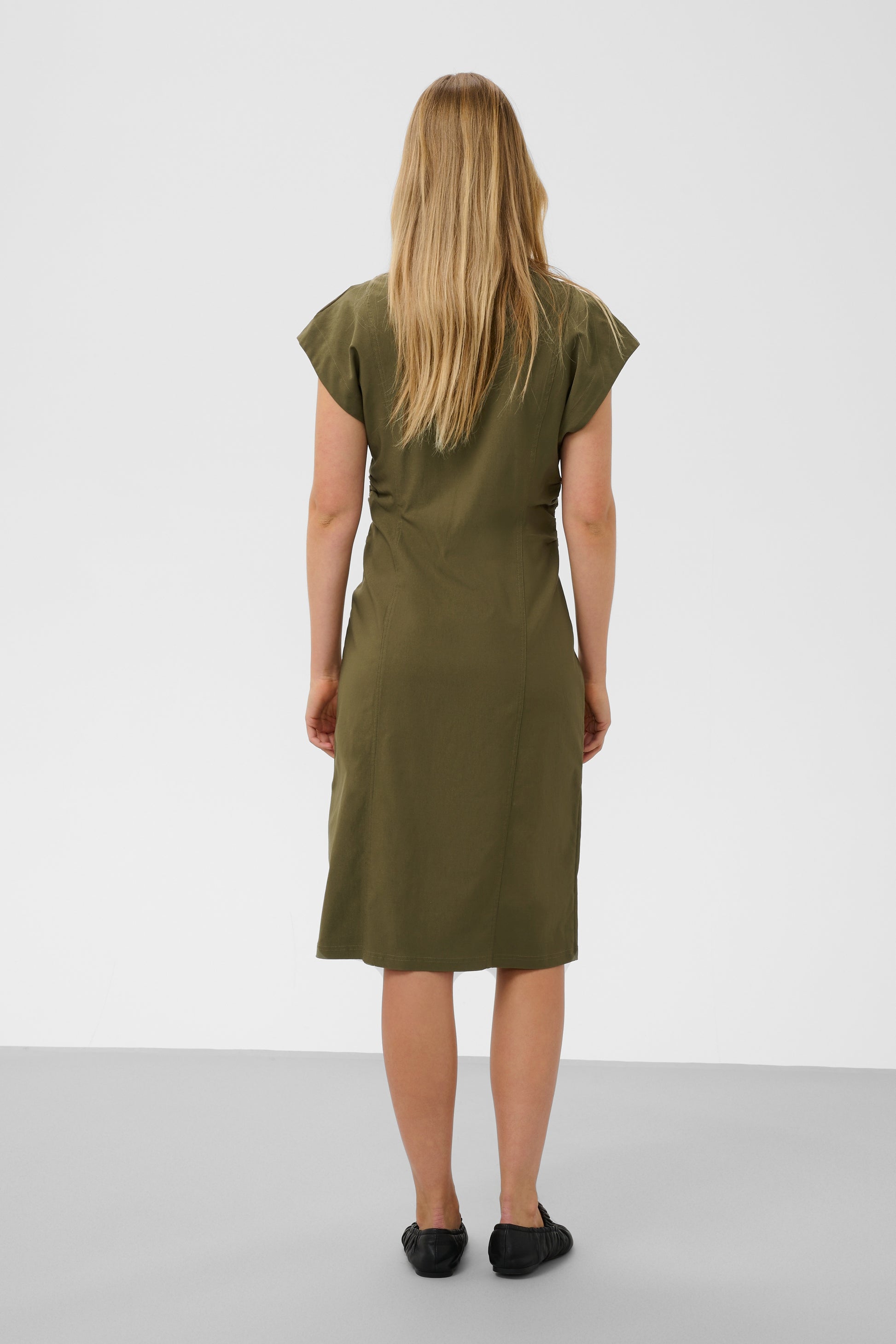 Soaked in Luxury Short sleeve shirt dress in Beech