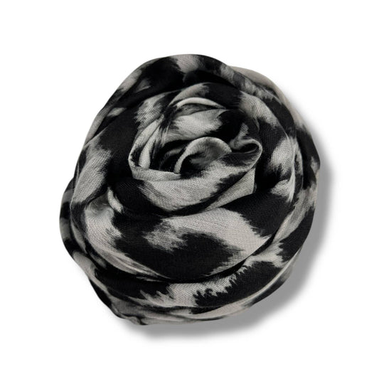 Classic leopard print scarf -Grey