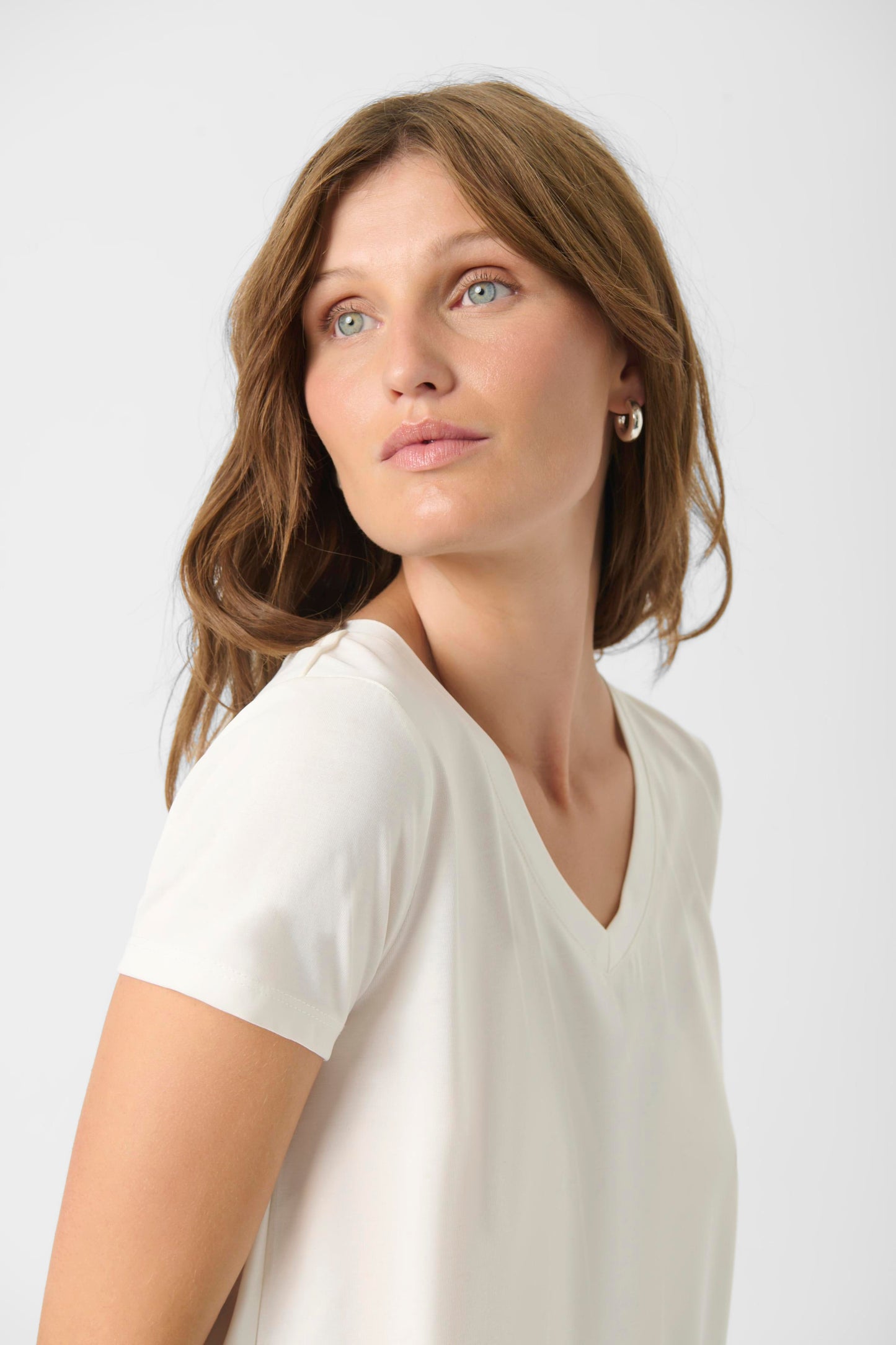 Soaked in Luxury Columbine V-Neck T-Shirt white