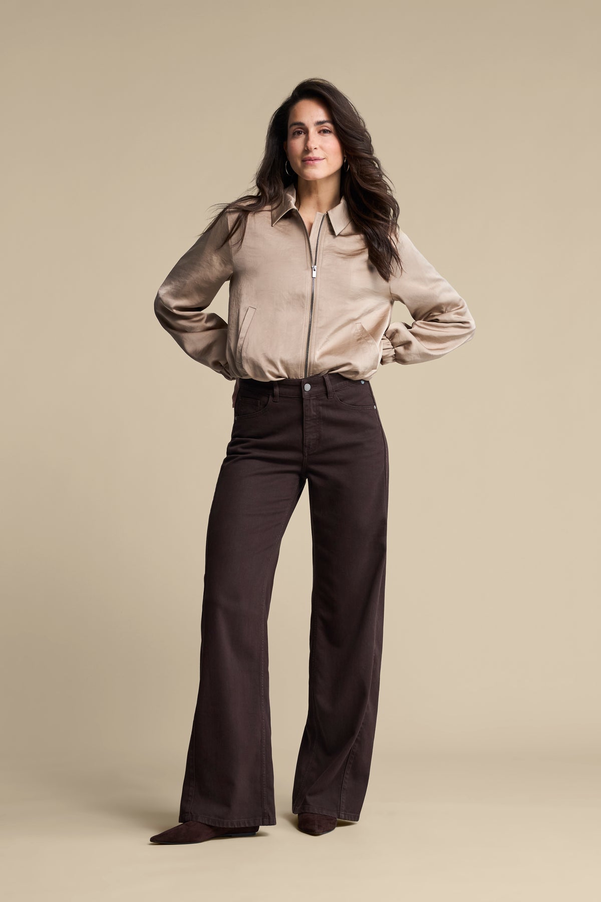 Red Button Avy Satin Jacket in Latte