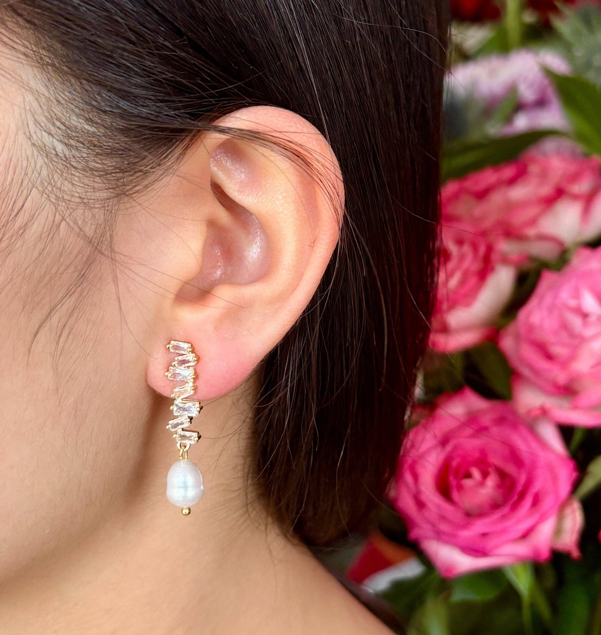 Ocean Ripples 14ct gold plated zig-zag earrings with cubic zirconia and freshwater pearl drops.